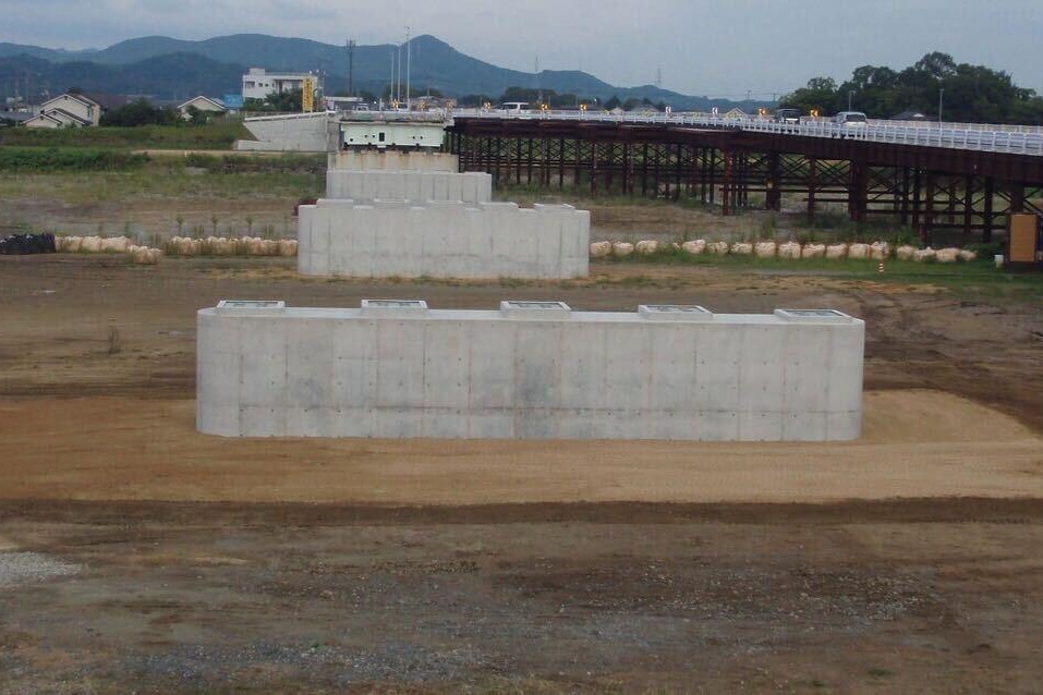 （防災・安全社会資本整備交付金）県道善通寺綾歌線（中方橋）道路整備工事（第２工区）（下部工）/重成土建